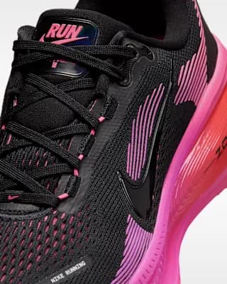 Nike Vomero 18 Women's Road Running Shoes Black/Hyper Pink/Laser Crimson/Black [Weight: Approx. 263g/9.3oz (Women’s US 8), Heel-to-toe drop: 10mm, Black/Hyper Pink/Laser Crimson/Bl