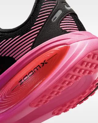 Nike Vomero 18 Women's Road Running Shoes Black/Hyper Pink/Laser Crimson/Black [Weight: Approx. 263g/9.3oz (Women’s US 8), Heel-to-toe drop: 10mm, Black/Hyper Pink/Laser Crimson/Bl