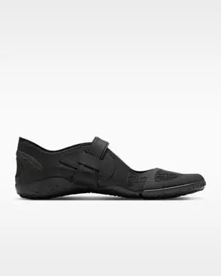 NikeSKIMS Rift Mesh Women's Shoes Black/Black/NSKM Dark Smoke [Black/Black/NSKM Dark Smoke, W 5 / M 3.5, W 5.5 / M 4, W 6 / M 4.5, W 6.5 / M 5, W 7 / M, Hook-and-loop strap at the 