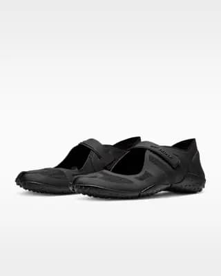 NikeSKIMS Rift Mesh Women's Shoes Black/Black/NSKM Dark Smoke [Black/Black/NSKM Dark Smoke, W 5 / M 3.5, W 5.5 / M 4, W 6 / M 4.5, W 6.5 / M 5, W 7 / M, Hook-and-loop strap at the 