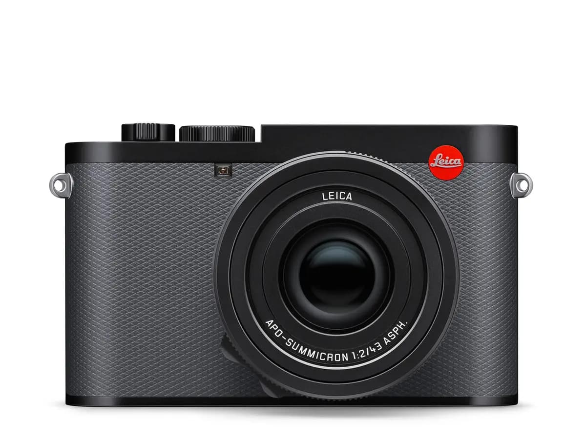 Leica Q3 43 [Full-frame BSI-CMOS-Sensor with Triple Resolution Technology (60MP / 36MP / 18MP), APO-Summicron 43 f/2 ASPH. fixed lens with integrated macro mode, Digital zoom from 