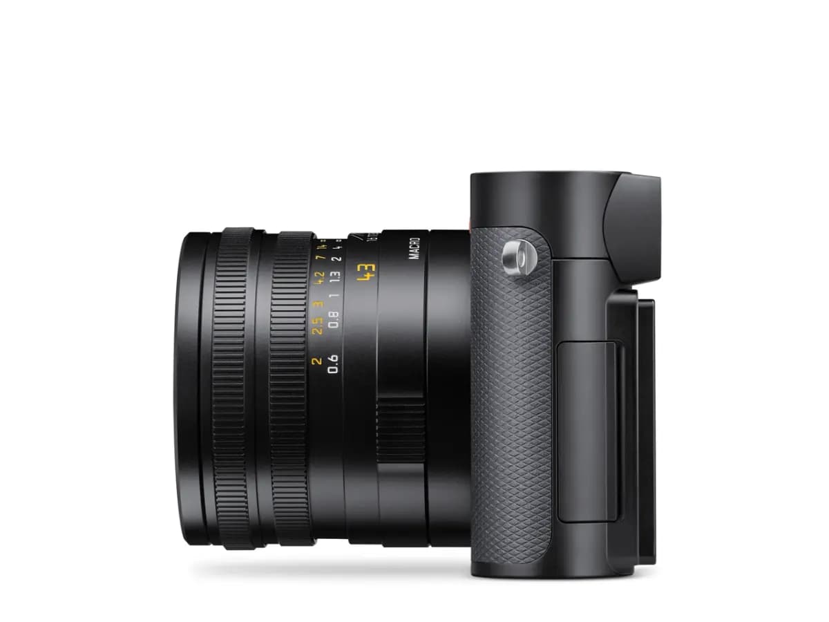 Leica Q3 43 [Full-frame BSI-CMOS-Sensor with Triple Resolution Technology (60MP / 36MP / 18MP), APO-Summicron 43 f/2 ASPH. fixed lens with integrated macro mode, Digital zoom from 