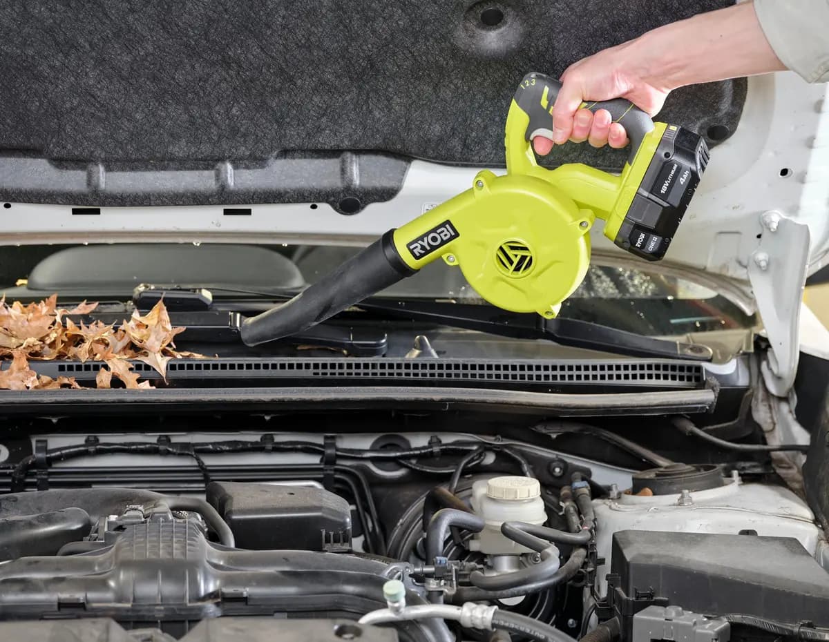RYOBI 18V ONE+ Workshop Blower Kit [Product Depth (in.) 19.75", Power Tool Features Variable Speed, Product Weight (lb.) 2.5]