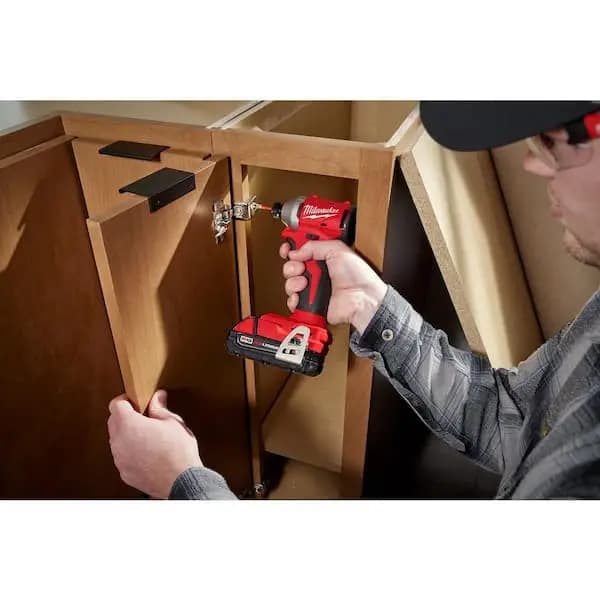 Milwaukee M18 18-Volt Lithium-Ion Compact Brushless Cordless 1/4 in. Impact Driver Kit with One 2.0 Ah Battery, Charger & Tool Bag, 3650-21P [Battery Amp Hours: 2 Ah, Battery Power