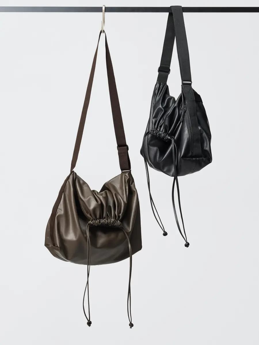 Uniqlo Soft Coated Drawstring Bag Black [Imported, Do not wash, Do not dry clean, Capacity: approximately 20 L.]