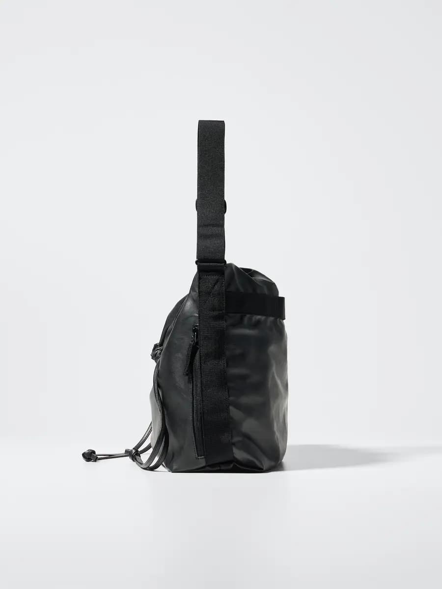 Uniqlo Soft Coated Drawstring Bag Black [Imported, Do not wash, Do not dry clean, Capacity: approximately 20 L.]
