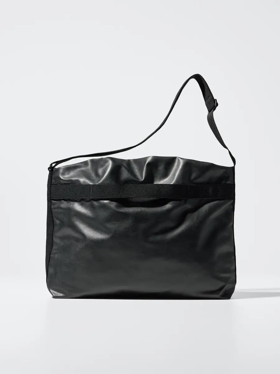 Uniqlo Soft Coated Drawstring Bag Black [Imported, Do not wash, Do not dry clean, Capacity: approximately 20 L.]