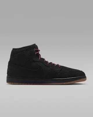 Air Jordan 1 Mid SE Men's Shoes Black/Gum Medium Brown/Team Red [Black/Gum Medium Brown/Team Red, Leather upper offers durability and structure., Wings logo on collar]