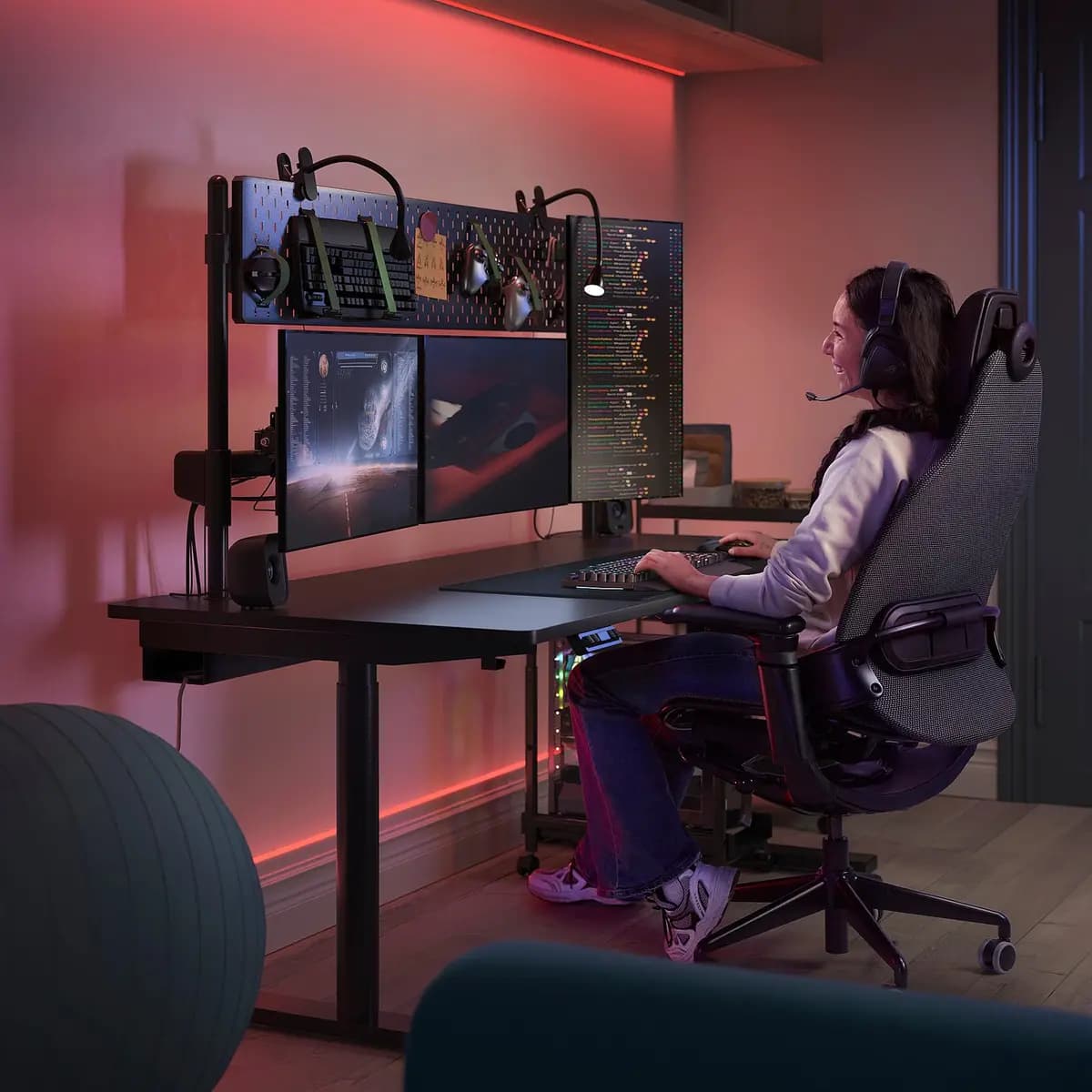 IKEA MÅLOMRÅDE Gaming desk sit/stand, with monitor arms/electric black [Width 70 7/8 ", Depth 31 1/2 ", Max. load 201 lb]