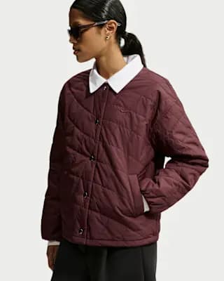 Nike Sportswear Women's Therma-FIT Quilted Barn Jacket Mystic Dates/Mystic Dates [Mystic Dates/Mystic Dates, Loose fit, hip-length barn jacket, Water-repellent ripstop fabric]