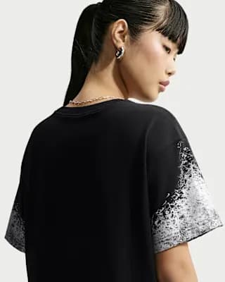 Nike Sportswear Classic Women's Cropped T-Shirt Black [Black, Ribbed collar, 100% cotton]