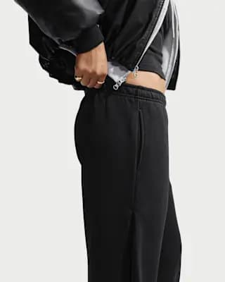 Nike Studio Fleece Medium Weight Women's Loose Pleated Snap Pants Total Black/Sail [Body: 80% Cotton/20% Polyester. Pocket Bags: 100% Cotton., Machine wash, XXS (00)-XXL (20–22)]