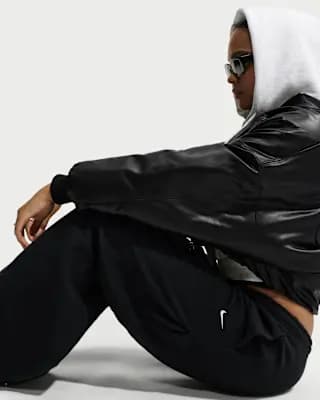 Nike Studio Fleece Medium Weight Women's Loose Pleated Snap Pants Total Black/Sail [Body: 80% Cotton/20% Polyester. Pocket Bags: 100% Cotton., Machine wash, XXS (00)-XXL (20–22)]