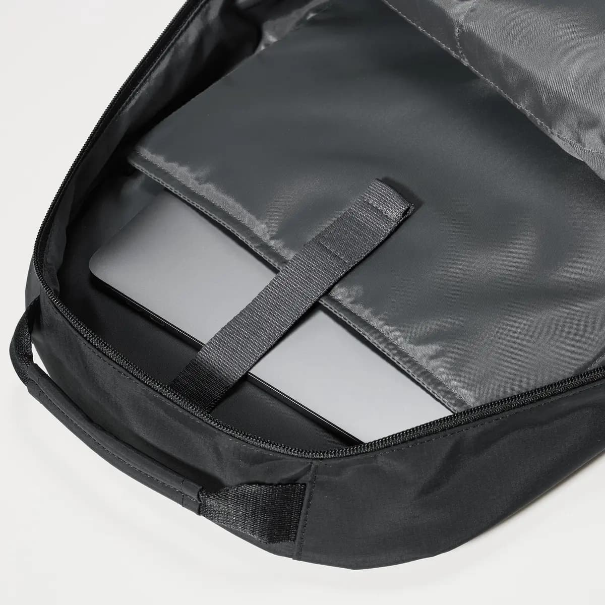 Uniqlo Utility Backpack Black [Imported, Do not wash, Do not dry clean, The front pocket has a key holder.]