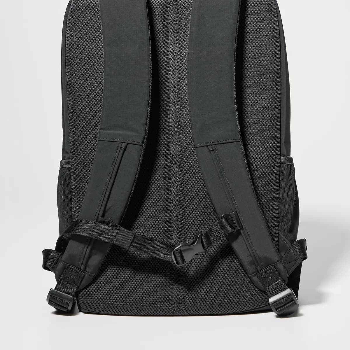 Uniqlo Utility Backpack Black [Imported, Do not wash, Do not dry clean, The front pocket has a key holder.]