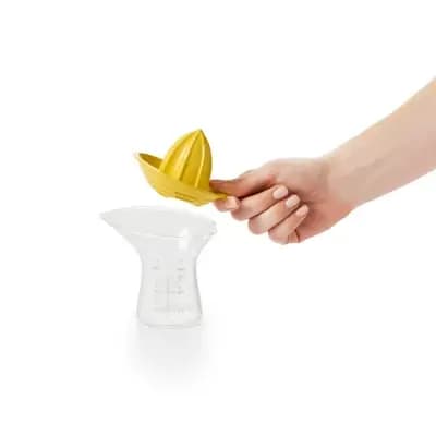 OXO Small Citrus Reamer: Yellow Plastic Juicer, Dishwasher-Safe, 5" Height, 3.6" Width & Depth [Plastic, .13 Pounds, Dishwasher-Safe]
