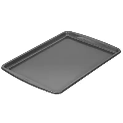 Wilton Ultra Bake Pro 4pc Bakeware Set: Nonstick Carbon Steel Baking Pan & Sheet, Dishwasher-Safe, Silver [Nonstick Coating, Dishwasher-Safe, Carbon Steel]