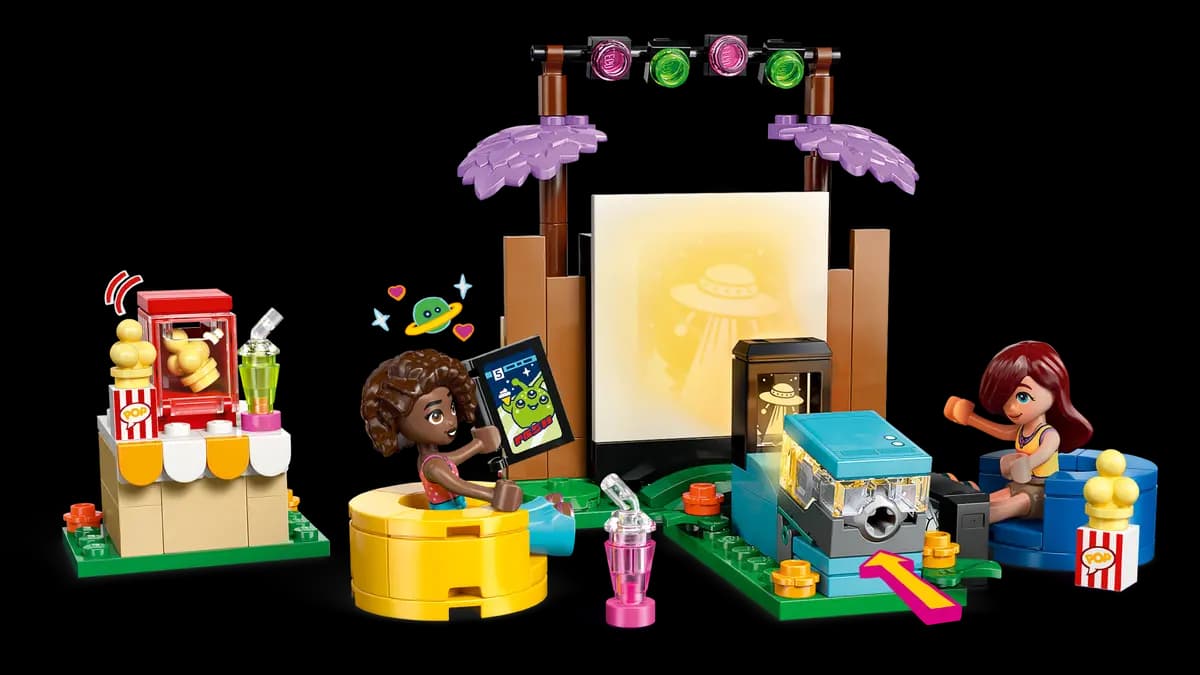 LEGO Friendship Movie Night 42642 [154 pieces, ages 6+, Friends]