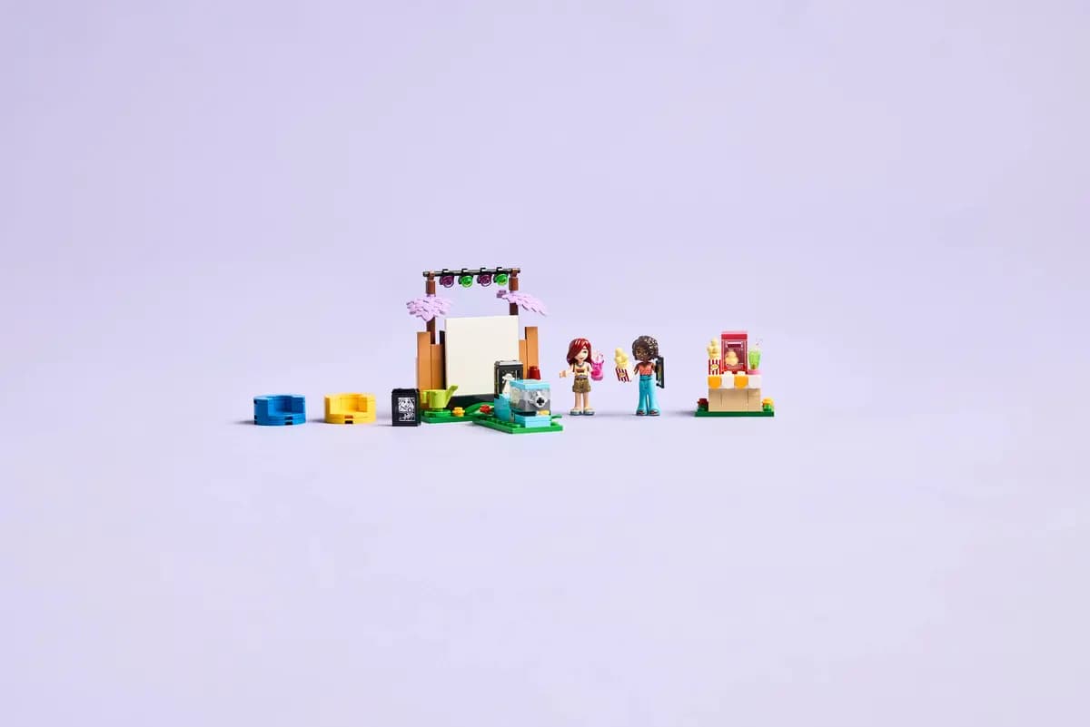 LEGO Friendship Movie Night 42642 [154 pieces, ages 6+, Friends]
