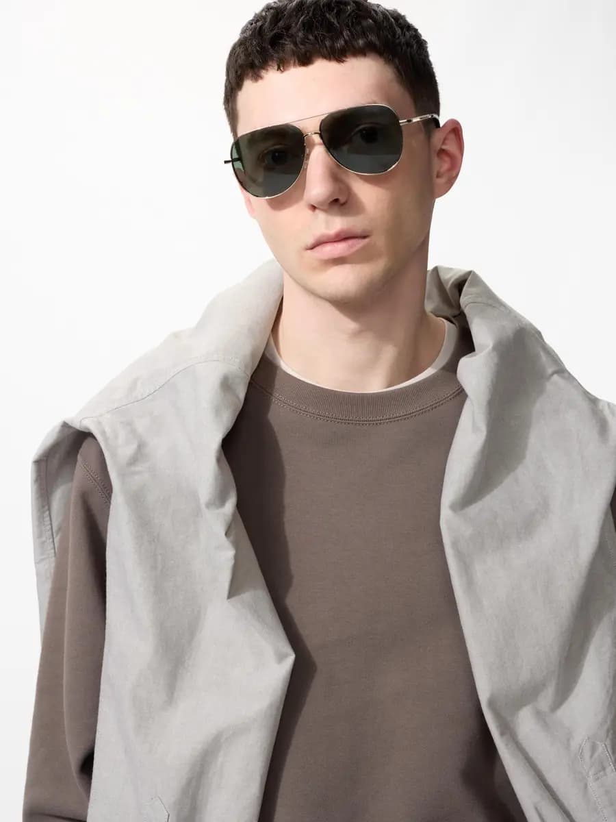 Uniqlo Metal Sunglasses Light Orange [Imported, UV400 lenses block approximately 99% of UV rays., Patterned metal frames with an elegant finish.]
