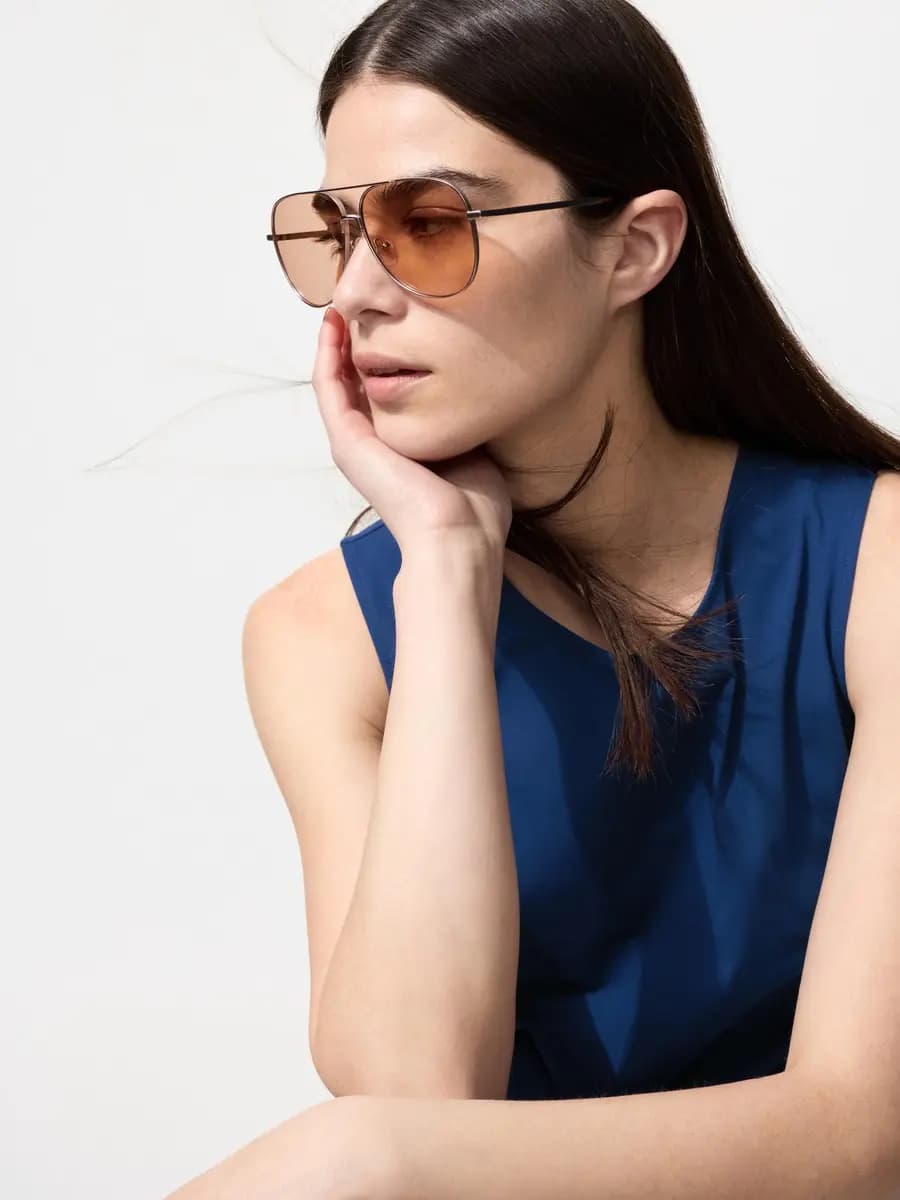Uniqlo Metal Sunglasses Light Orange [Imported, UV400 lenses block approximately 99% of UV rays., Patterned metal frames with an elegant finish.]