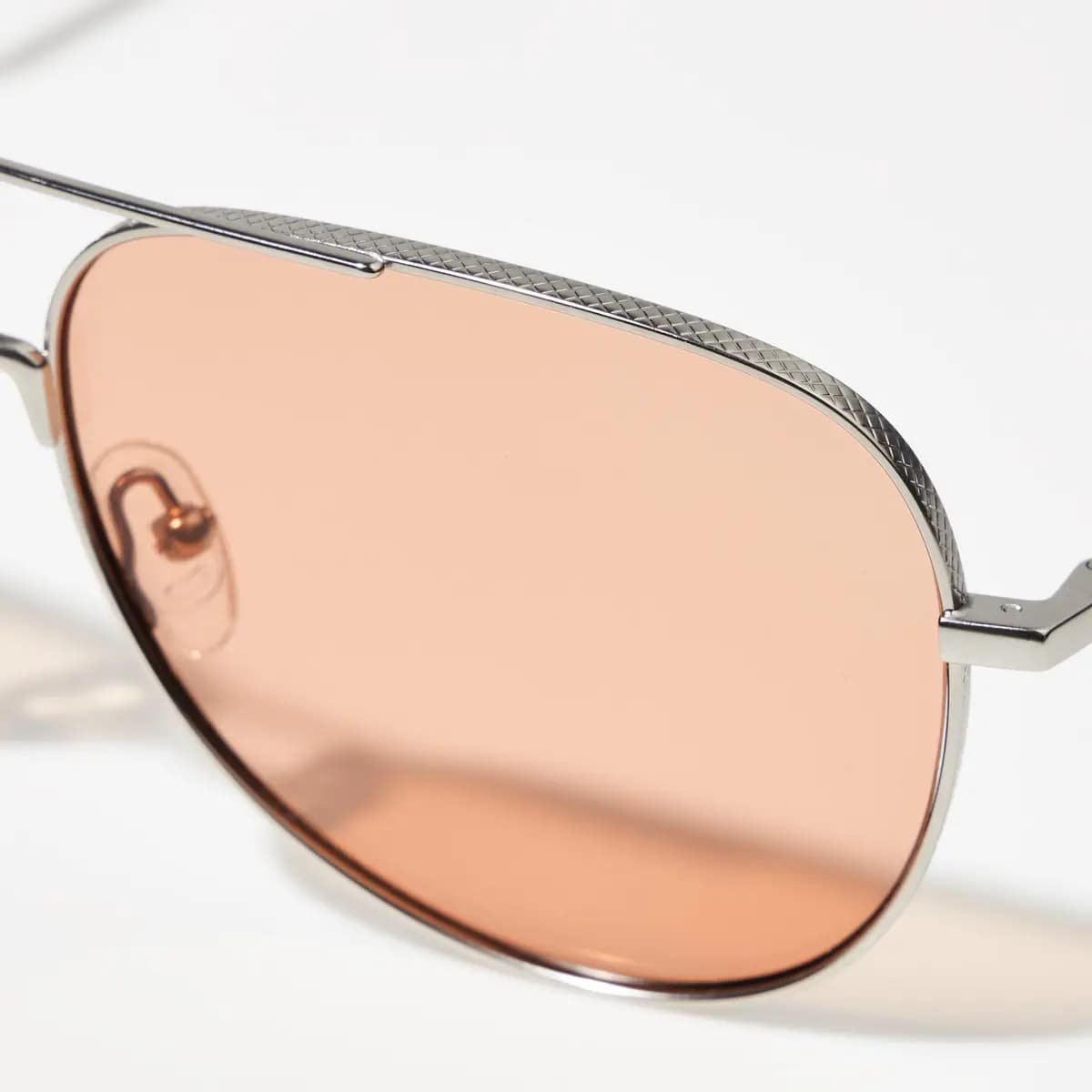 Uniqlo Metal Sunglasses Light Orange [Imported, UV400 lenses block approximately 99% of UV rays., Patterned metal frames with an elegant finish.]