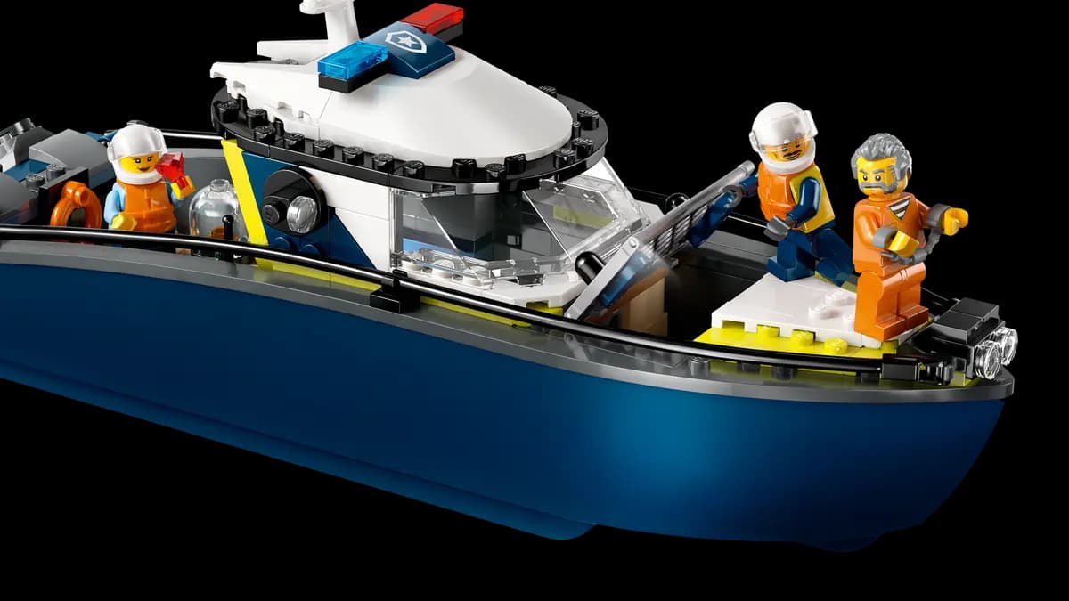 LEGO Police Boat Chase 60456 [264 pieces, ages 6+, City]