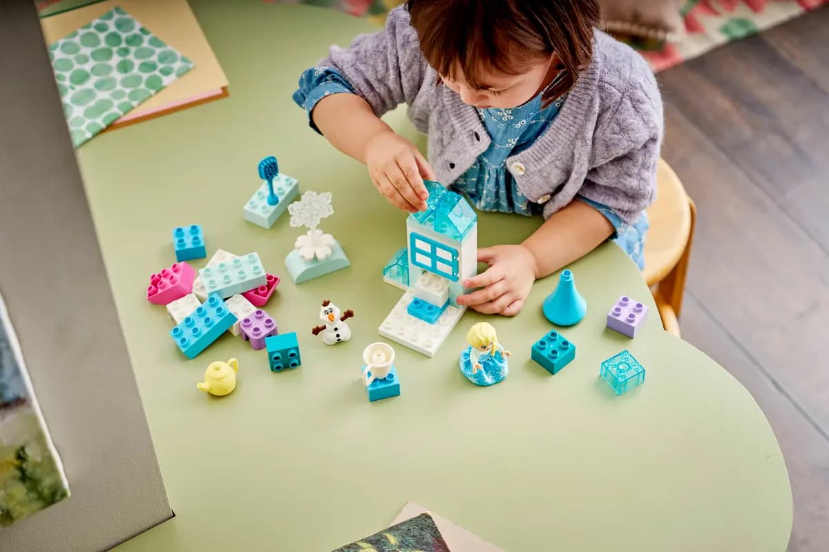 LEGO Frozen Creative Box with Elsa and Olaf 10462 [37 pieces, ages 2+, Disney™]
