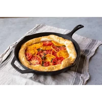 Lodge 6.5" Cast Iron Skillet: Oven & Broiler-Safe, Hand Wash, Gas & Induction Compatible, Black, 1.94 lbs [Cast Iron, 23 Ounces, 1.94 Pounds]