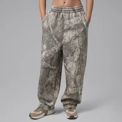 Jordan Brooklyn Fleece Women's Relaxed Wide Leg Realtree Pants White/Bright Citron [White/Bright Citron, Pockets, Elastic waistband with drawcord]