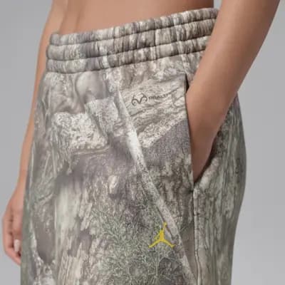 Jordan Brooklyn Fleece Women's Relaxed Wide Leg Realtree Pants White/Bright Citron [White/Bright Citron, Pockets, Elastic waistband with drawcord]