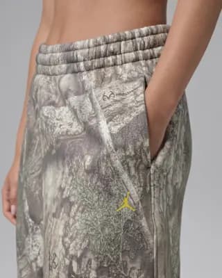 Jordan Brooklyn Fleece Women's Relaxed Wide Leg Realtree Pants White/Bright Citron [White/Bright Citron, Pockets, Elastic waistband with drawcord]
