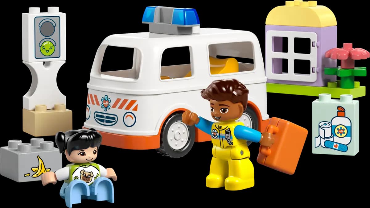 LEGO Ambulance & Driver 10447 [19 pieces, ages 2+, DUPLOÃƒÆ’Ã†â€™ÃƒÂ¢Ã¢â€šÂ¬Ã…Â¡ÃƒÆ’Ã¢â‚¬Å¡Ãƒâ€šÃ‚Â®]