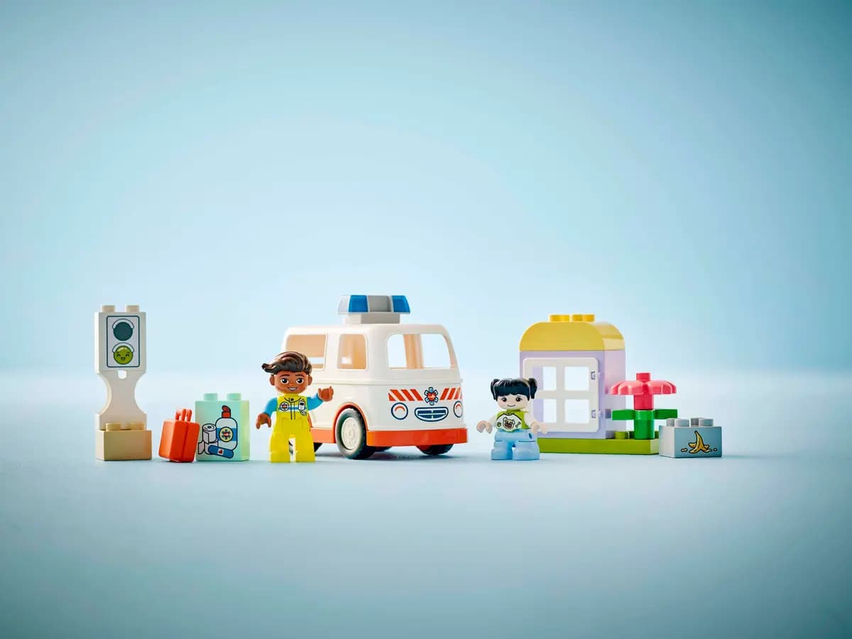 LEGO Ambulance & Driver 10447 [19 pieces, ages 2+, DUPLOÃƒÆ’Ã†â€™ÃƒÂ¢Ã¢â€šÂ¬Ã…Â¡ÃƒÆ’Ã¢â‚¬Å¡Ãƒâ€šÃ‚Â®]