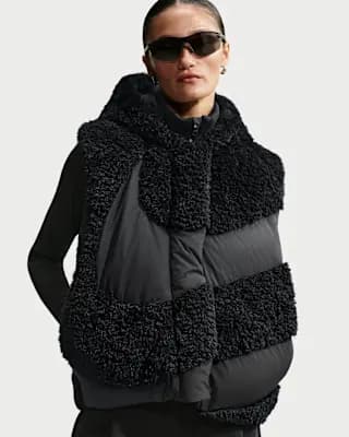 Nike Sportswear Swoosh Series Women's Loose Therma-FIT Hooded Down Vest Black/Black [Faux fur/Panels/Lining: 100% polyester, Machine wash, XS (0–2)-XXL (20–22)]