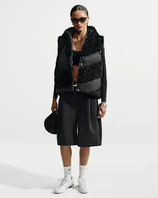 Nike Sportswear Swoosh Series Women's Loose Therma-FIT Hooded Down Vest Black/Black [Faux fur/Panels/Lining: 100% polyester, Machine wash, XS (0–2)-XXL (20–22)]