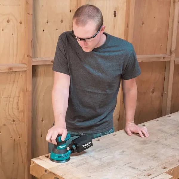 Makita 3 Amp Corded 5 in. Random Orbit Sander with Controlled Pad Speed and Dust Bag, BO5030K [Amperage (A): 3 A, Color Family: Blue, Cord Length (ft.): 8 ft]