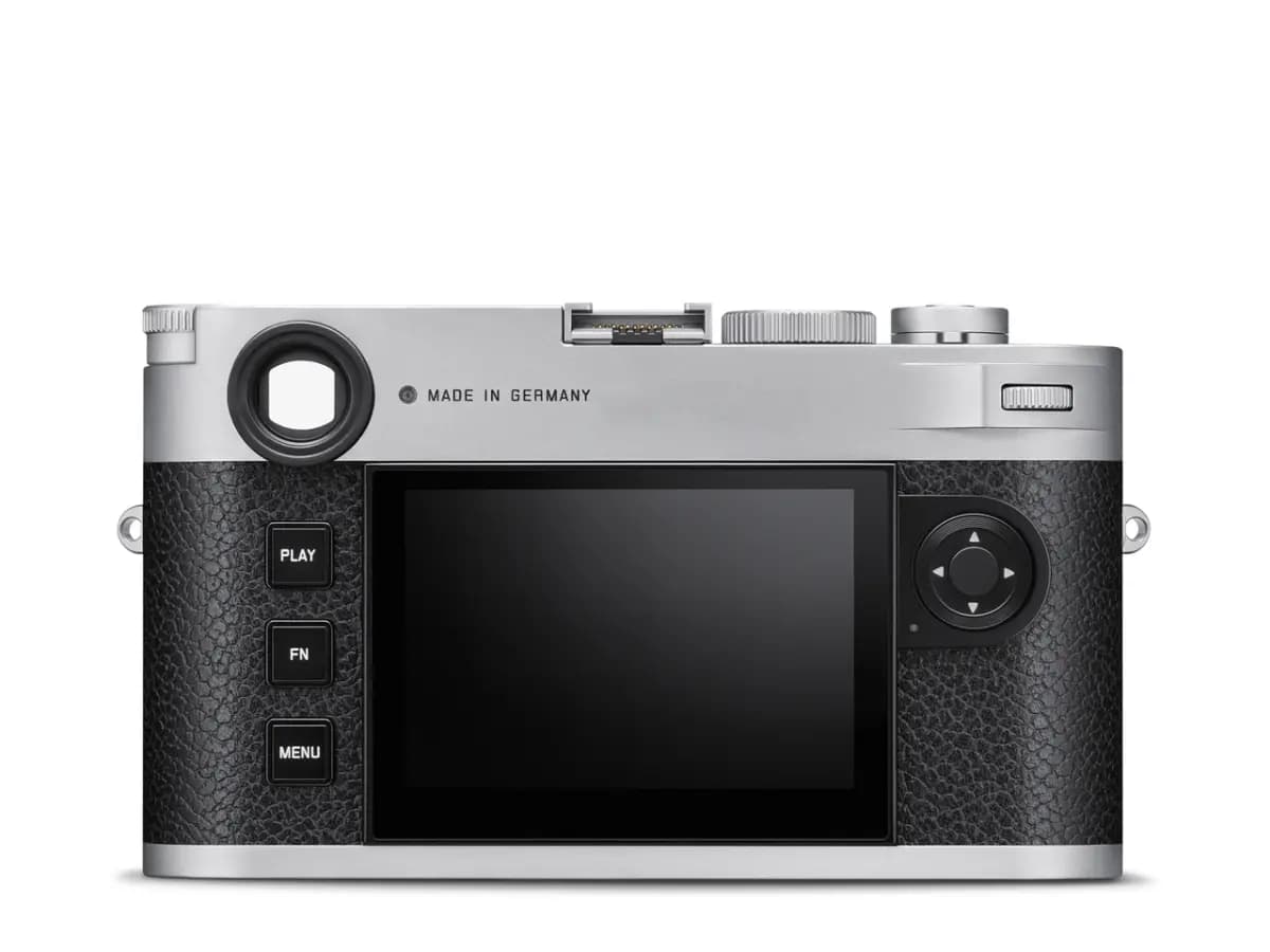 Leica M11-P in Silver Chrome [World's first camera to store metadata according to the Content Authenticity Initiative and the C2PA standard, Compact digital view and rangefinder sy