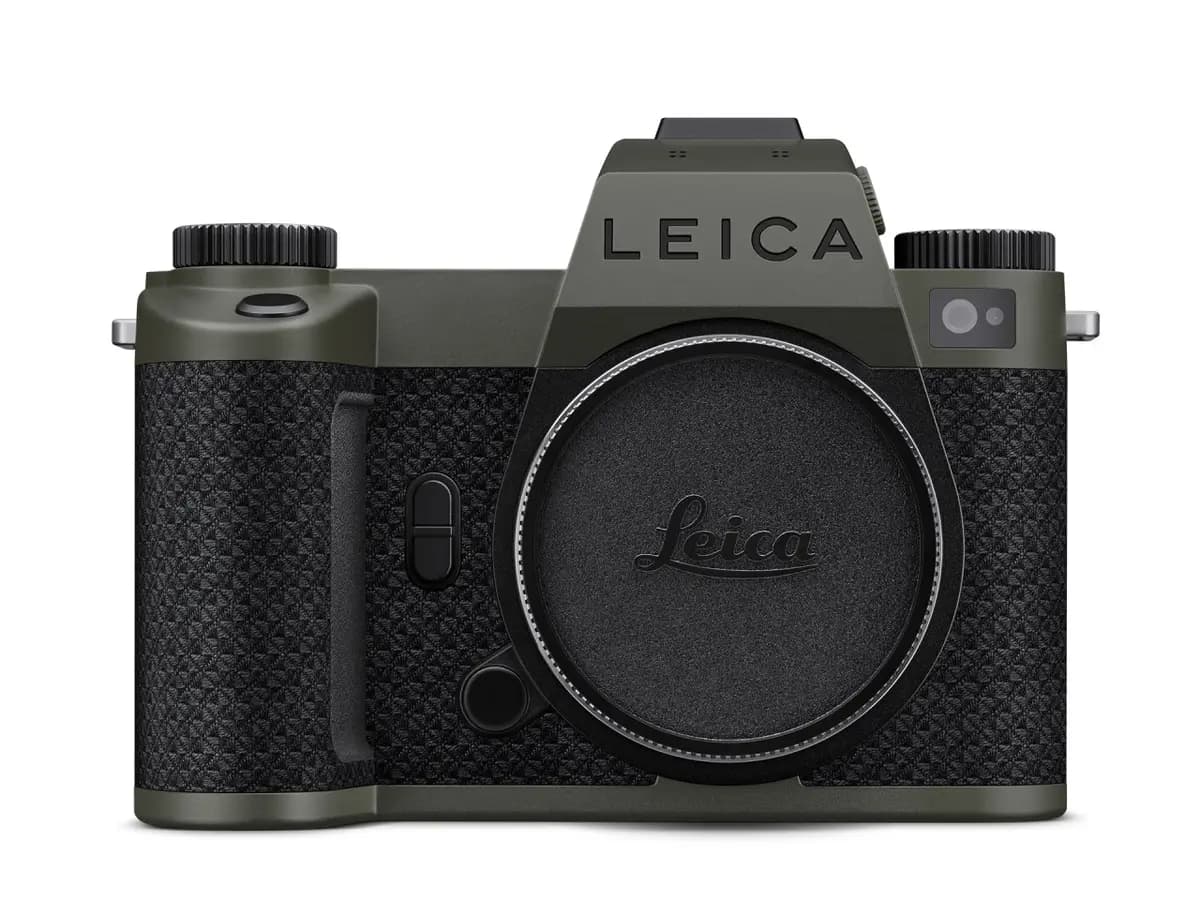 Leica SL3 Reporter [Matte olive-green finish, Robust aramid trim, Full-frame BSI CMOS Sensor with Triple Resolution Technology (60MP / 36MP / 18MP)]
