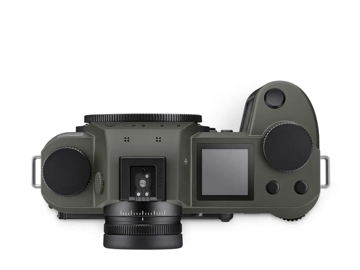 Leica SL3 Reporter [Matte olive-green finish, Robust aramid trim, Full-frame BSI CMOS Sensor with Triple Resolution Technology (60MP / 36MP / 18MP)]