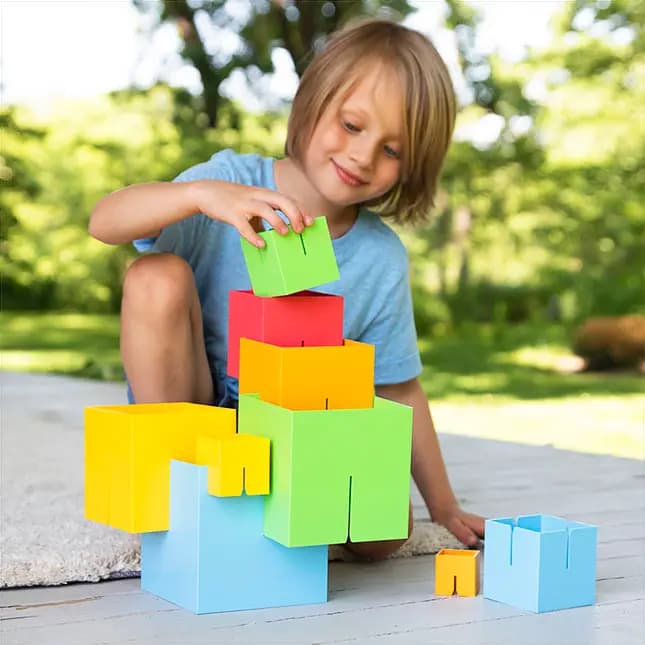Fat Brain Toys Dado Cubes Slide-Together Building Cubes for Preschoolers Ages 3 and Up [Set of 10 cubes scaled from 1 to 5 inches that connect via slots along edges, Encourages fin