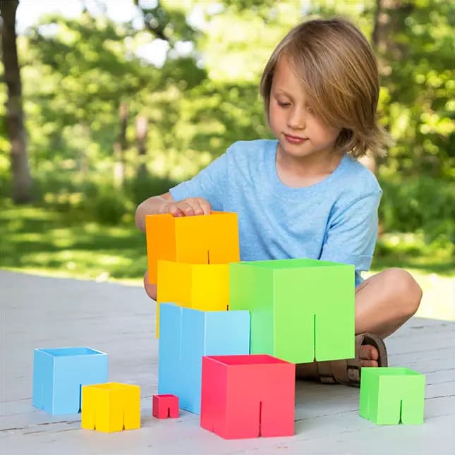 Fat Brain Toys Dado Cubes Slide-Together Building Cubes for Preschoolers Ages 3 and Up [Set of 10 cubes scaled from 1 to 5 inches that connect via slots along edges, Encourages fin