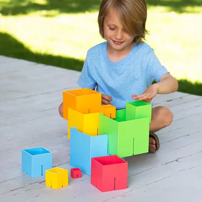Fat Brain Toys Dado Cubes Slide-Together Building Cubes for Preschoolers Ages 3 and Up [Set of 10 cubes scaled from 1 to 5 inches that connect via slots along edges, Encourages fin