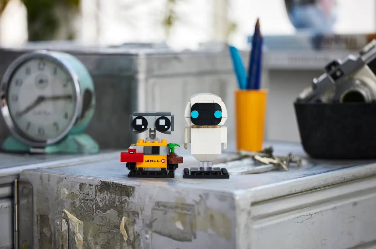 LEGO EVE & WALL•E 40619 [155 pieces, ages 10+, BrickHeadz]