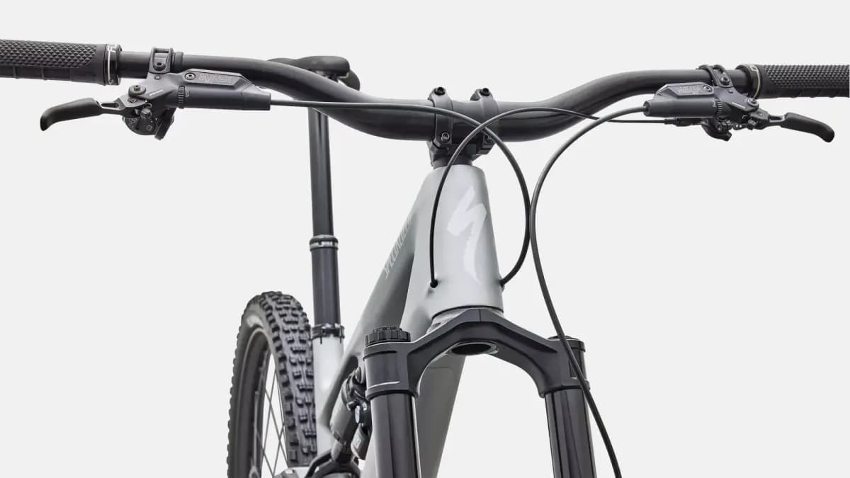 Specialized Stumpjumper 15 EVO Pro [FACT 11m carbon chassis and rear-end, Trail Geometry, SWATÃ¢â€žÂ¢ Door integration, head tube angle adjustment, threaded BB, internal brake and 