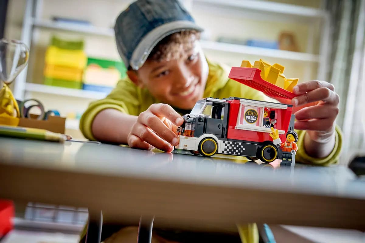LEGO Fries Food Truck 60488 [216 pieces, ages 5+, City]