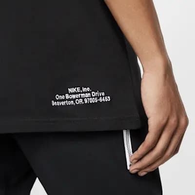 Nike Sportswear Men's T-Shirt Black [Black, Loose fit for a roomy feel, 100% Cotton]