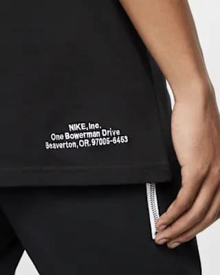 Nike Sportswear Men's T-Shirt Black [Black, Loose fit for a roomy feel, 100% Cotton]