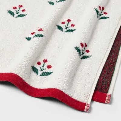 Threshold Holly Christmas Bath Towel Ivory - Thresholdâ„¢ [100% Cotton, Midweight (450-550 GSM), HOHENSTEIN HTTI]
