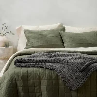 Casaluna 50"x70" Oversized Solid Bed Throw Dark Gray - Casalunaâ„¢: Acrylic, Knitted, Reversible, Machine Washable [100% Acrylic, 0, Heavyweight Fabric]